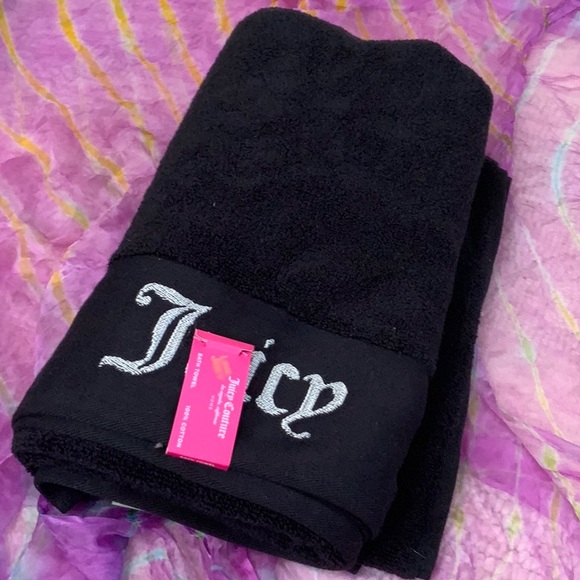 Juicy Couture Home Silver Embroidered Name Plush Oversised Bath Towel - Picture 1 of 4